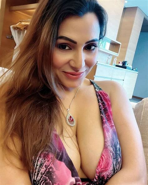 Pin On Saree Cleavage And Navel