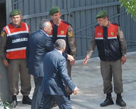 Emniyet genel müdürü, adalet ve i̇çişleri bakanı olarak görev yaptı. Mehmet Ağar cezaevine böyle girdi - Internet Haber