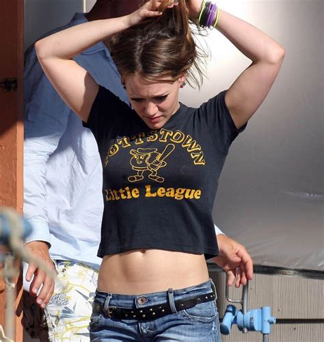 Midriff And Belly Button Appreciation Scrolller
