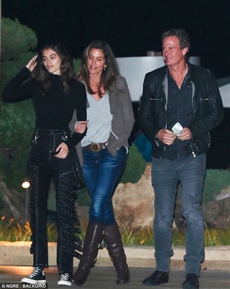 Kaia Gerber Shares Fresh Faced Selfie After Dinner In Malibu Daily