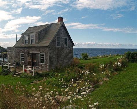 Pin By Brenna Kablick On Dream House Maine Cottage Seaside Cottage