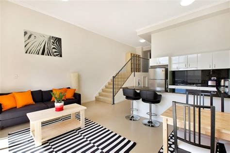 Modern Split Level Apartment Has Parking and Washer ...