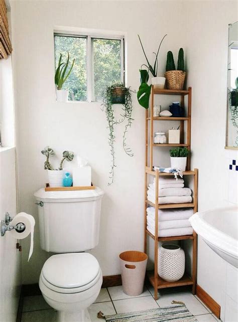You're basically able to hang up a gigantic sheet with your choice of patter, style, and design taking up a majority of the room's eye appeal. 35+ Awesome Small Bathroom Ideas For Apartment # ...