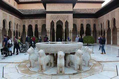 La Justicia Absuelve A La Ex Directora De La Alhambra Y Tres Acusadas