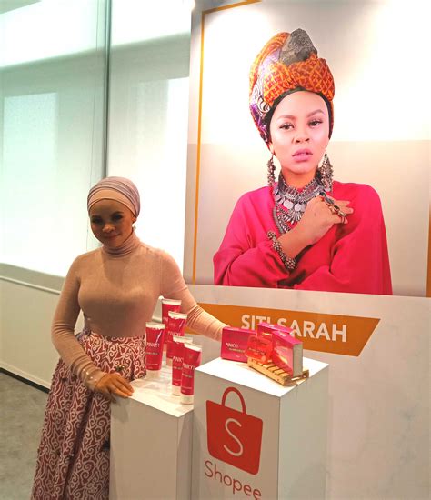 Berhasrat untuk mendapatkan kepastian, siti sarah telah memohon pertolongan suami untuk mendapatkan pencerahan daripada imam muda asyraf. Skuad Selebriti Shopee Bertambah Meriah Dengan Tambahan ...