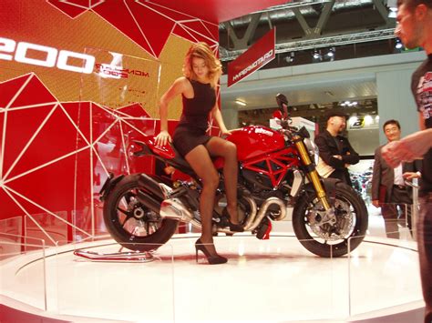 Bike show tv since 2003. EICMA motorcycle show girls 2013 | Visordown