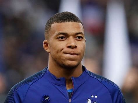 Мбаппе килиан / mbappé kylian. Сборная Франции по футболу победила команду Швеции в Лиге ...