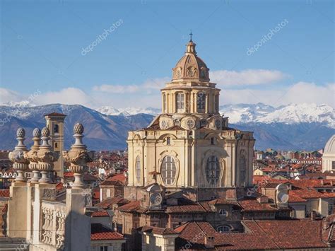 It is the capital city of the metropolitan city of turin and of the piedmont. San Lorenzo church Turin — Stock Photo © claudiodivizia ...