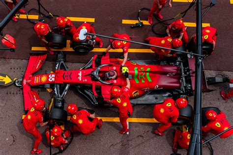 Video What Its Like To Be Part Of Ferraris F1 Pit Stop Crew