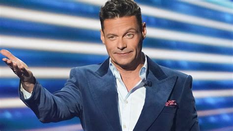 Ryan Seacrest Had To Wear Someone Elses Underwear After Live Idol Wardrobe Malfunction