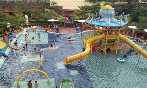 Kedalaman dari kolam renang ini adalah sekitar kurang lebih 4 meter. 7 Kolam Renang di Lampung Terbesar Terbaik Indoor Dengan Fasilitas Yang Bagus Murah dan Terbaru ...