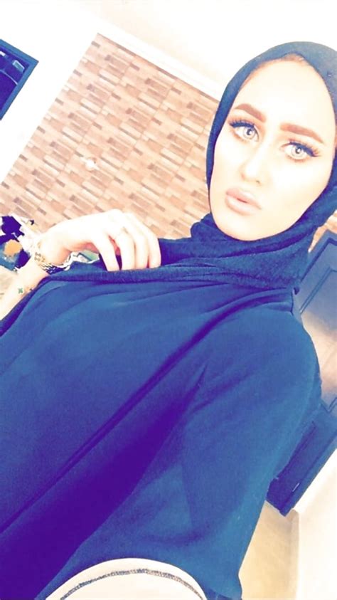 Kuwait Arab Hijab Girl Nude Nipple Sexy Photo 1 5