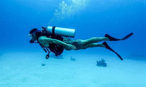 What Is Scuba Diving Tank Dive