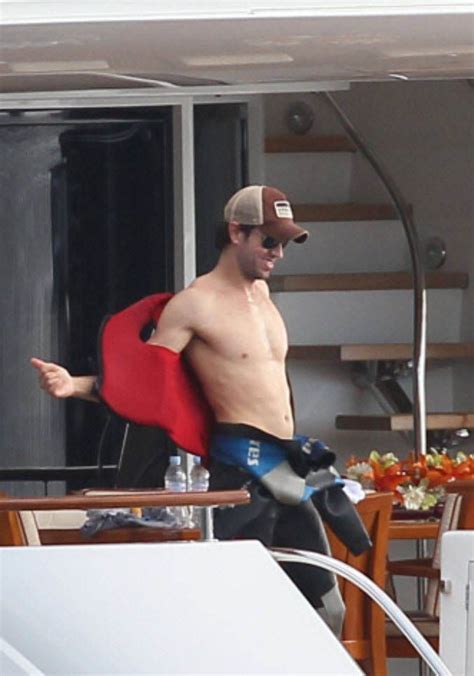 Male Celebrities Enrique Iglesias Goes Shirtless In Miami And We Only