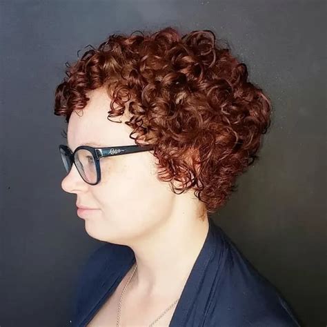 Top Flawless Short Curly Hairstyles For Round Faces