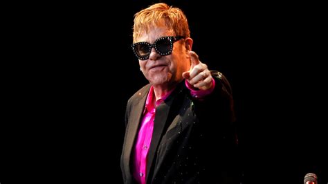 25 march 1947) is an english singer, songwriter, pianist, and composer. Elton John macht große Ankündigung
