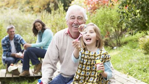 Served with mexican potatoes, rice, and avocado slices. Conversamos con unos abuelitos que nos platican sobre el ...