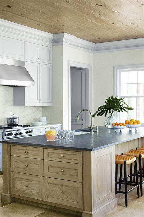 Painting kitchen cabinets can update your kitchen without the cost or challenge of a major remodel. Determined registered kitchen cabinet diy this content ...