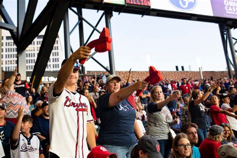 Atlanta Braves Fans Helped Chop And Chant Their Team To Embarrassing