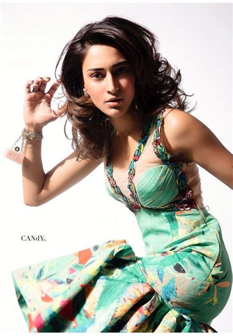 Beautiful Girl Facebook Erica Fernandes Indian Tv Actress Beautiful Bollywood Actress