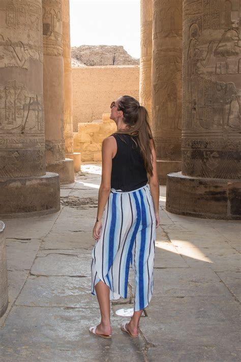 What To Wear In Egypt 6 Lightweight Outfit Ideas • Jetset Jansen