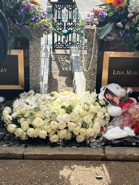 Lisa Marie Presley Laid To Rest At Graceland Next To Her Son Benjamin Keough Pics
