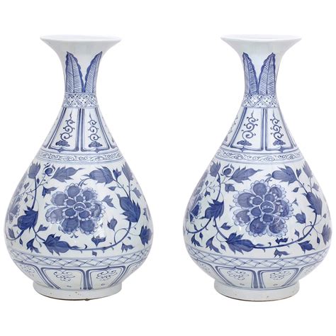 Vases And Covers Pair Of Chinese Blue And White Porcelain Garniture