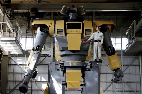 This Guy Has Built The Worlds Largest Robot