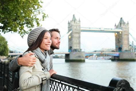Pareja Feliz Por Tower Bridge River Thames Londres 2024