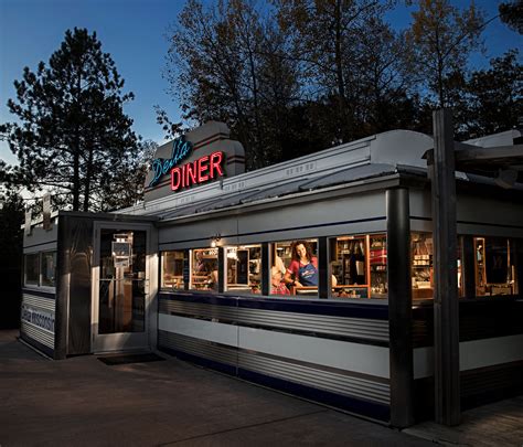 Small in size, this gathering place is quintessential to the white light experience. Midwest Diners That Do it Right | Midwest Living