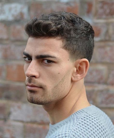 25 Elegant Regular Haircuts For Men In 2021 Mens Hairstyle Tips