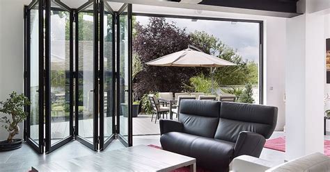 Prestigieux architecte Bandit porte en accordeon exterieur simultané