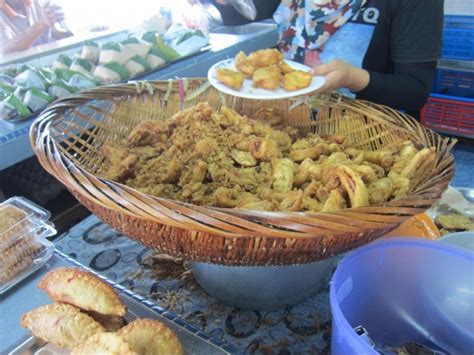 All singaporeans know that johor bahru is the place to go when you want a short escape from all things expensive in singapore. 12 Must-Visit Johor Bahru Food Places To Eat Like A Local