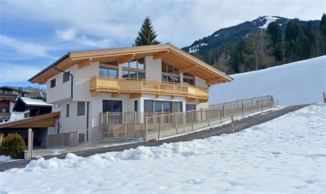 Wir möchten ihnen unsere 4 ferienwohnungen vorstellen, die wir mit liebe. Haus Straifhof - Brixen im Thale