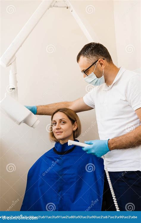 Dentist Do X Ray Tooth Scan For Woman In Dentistry Teeth X Ray