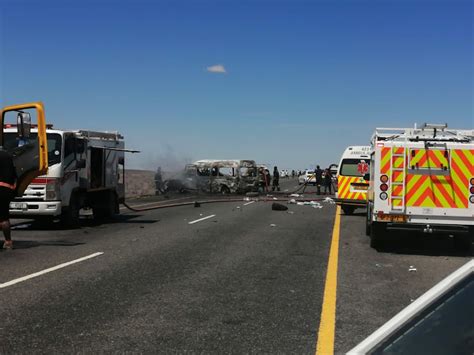 Eight ‘burnt Beyond Recognition In Fiery N1 Crash Outside Beaufort West