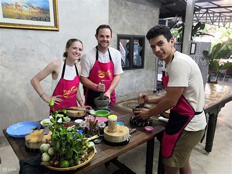 1 day join in thai cooking class by we cook thai home garden in chiang mai klook