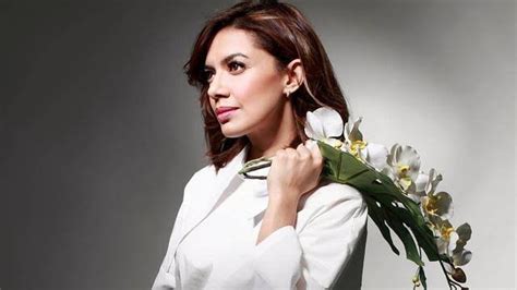 Najwa shihab mengabarkan sedang dirawat di rumah sakit karena mengalami gangguan usus. Biografi Najwa Shihab, Jurnalis Wanita Bertalenta ...