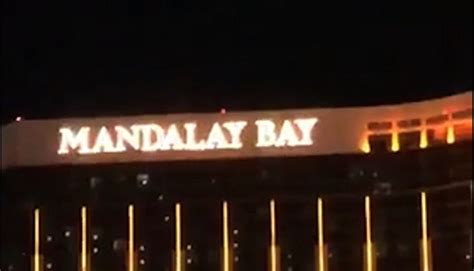 Las Vegas Police Describe Storming Gunmans Hotel Suite News Talk 105