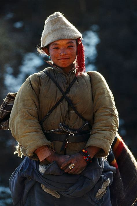 Eric Valli High Himalaya Photos Himalayas People Of The World Tibet