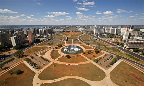 Языки:portuguese (official and most widely spoken language) note: Vivre dans une ville « inventée »: Brasilia | RFI SAVOIRS