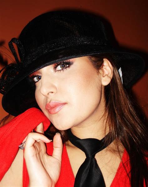 Mozhdah Jamalzadah Cute Afghan Singer Hot Photo Shoots Afghan Showbiz