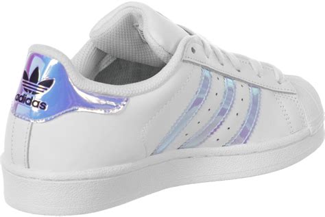 To celebrate the 35th anniversary of the renowned superstar, adidas is releasing 35 new color/styleways in several different series. adidas superstar 2 taille 35 une vente de liquidation de ...