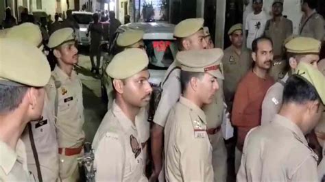 Prayagraj Female Constable On Bed Constable Hanging From Fan 2 Dead