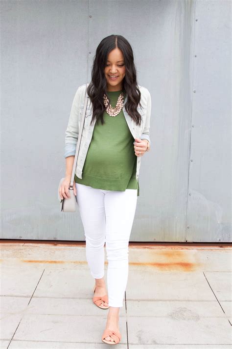 4 Easy Tips To Style Tops For Business Casual Work To Play Casual Maternity Outfits Everyday