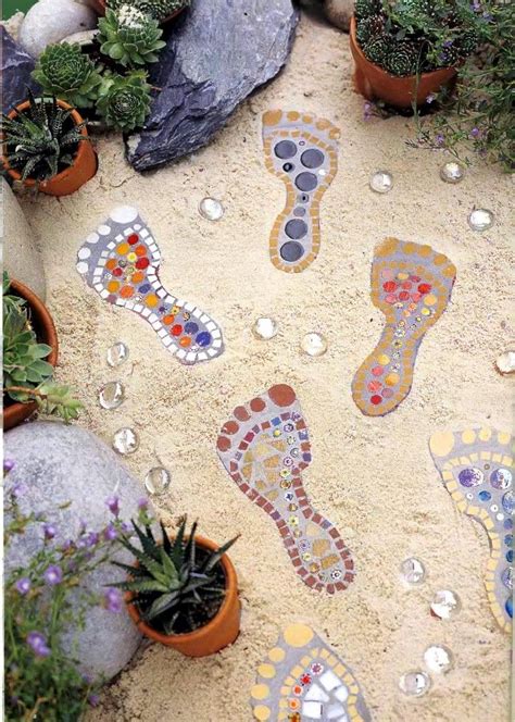 30 Best Decorative Stepping Stones Ideas And Designs 2018