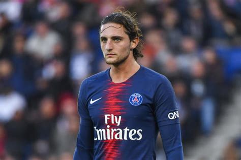 Mercato Psg Véronique Rabiot Agace De Plus En Plus Le Barca