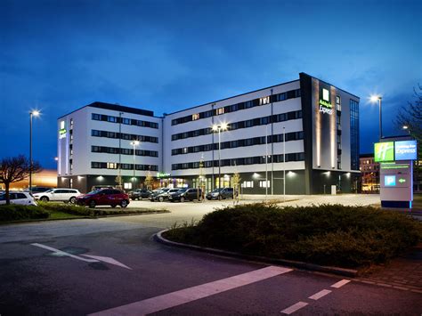 For this reason, the hotels have become an especially attractive destination for people who frequently travel for work. Hotels in Oberhausen, Germany | Holiday Inn Express Oberhausen