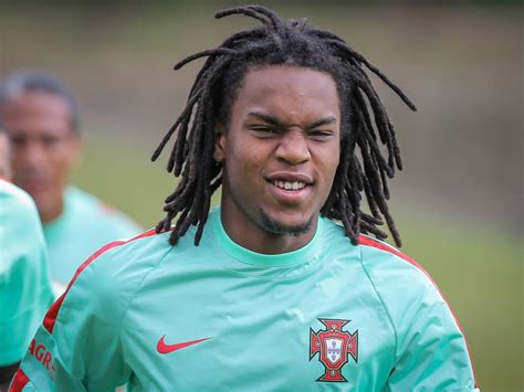Renato sanches, de son nom complet renato júnior luz sanches, né le 18 août 1997 à lisbonne, est un footballeur portugais. Ist Renato Sanches viel älter als 18?