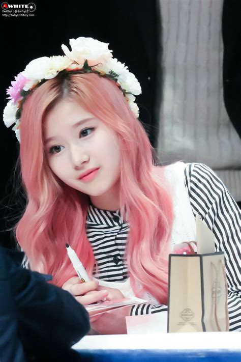 20 K Pop Idols Who Look Pretty In Pink Hair Koreaboo